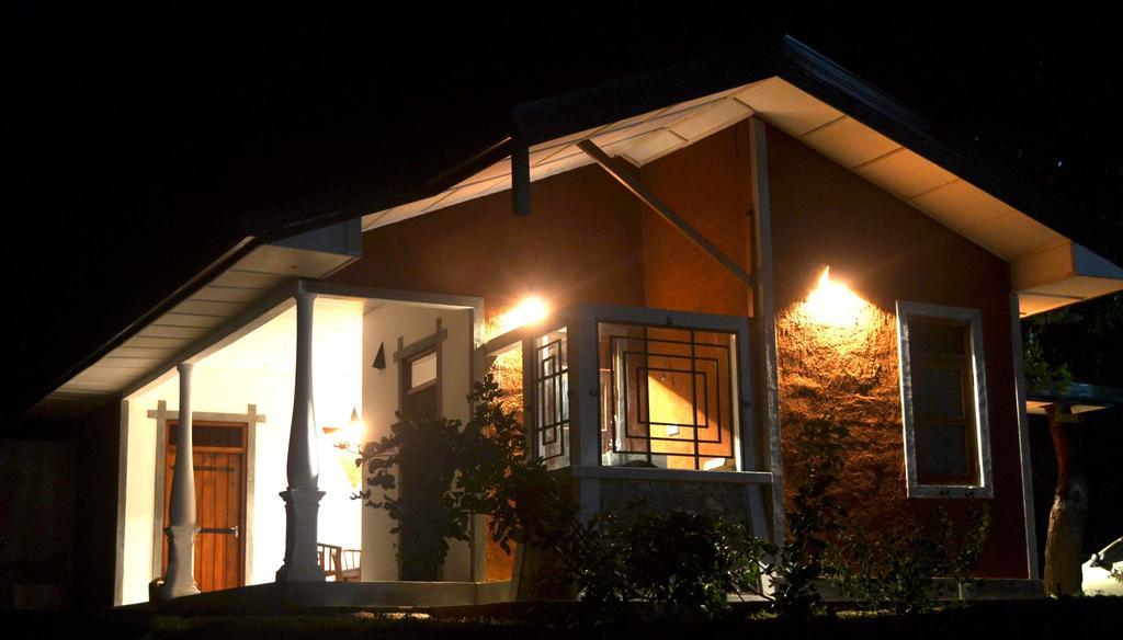 Pelican View Cottages Kataragama Extérieur photo