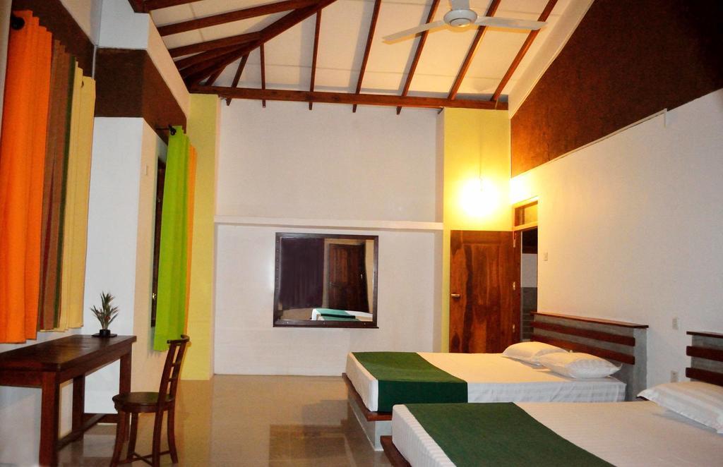 Pelican View Cottages Kataragama Extérieur photo