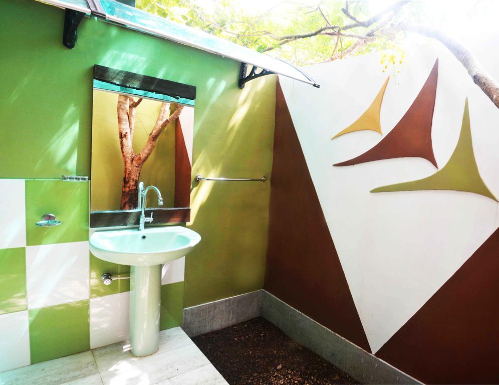Pelican View Cottages Kataragama Extérieur photo