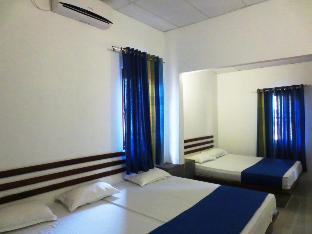 Pelican View Cottages Kataragama Extérieur photo